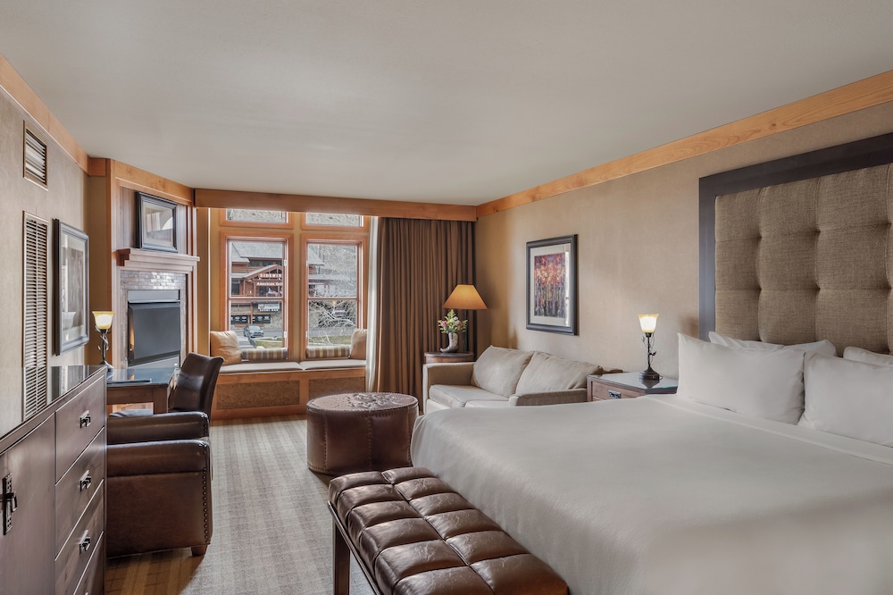 Deluxe Room, 1 King Bed, Fireplace (Premium King Fireplace)