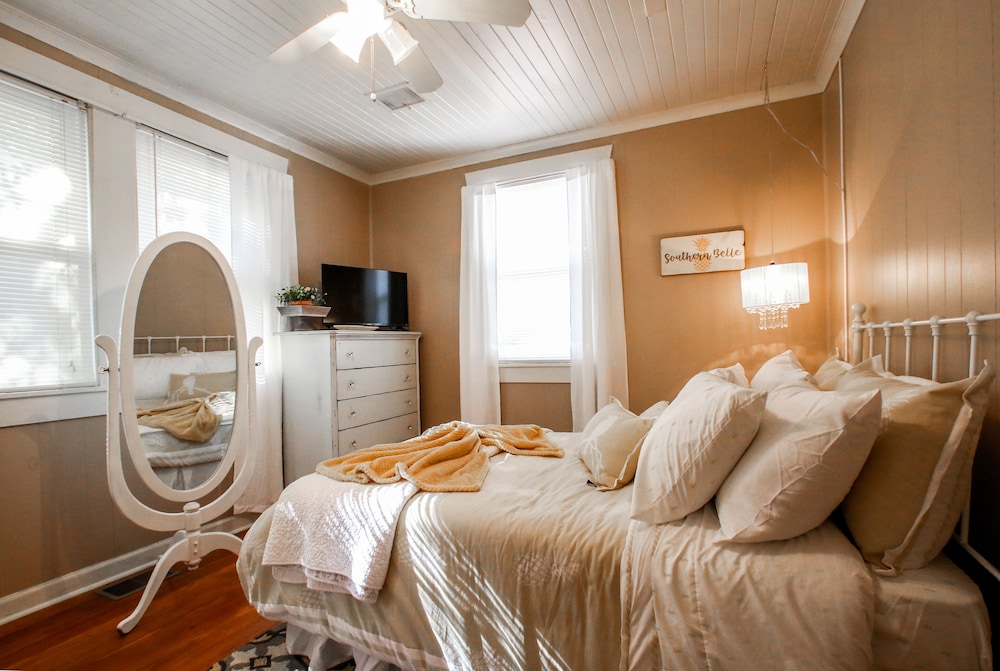 Grand House photo 1
