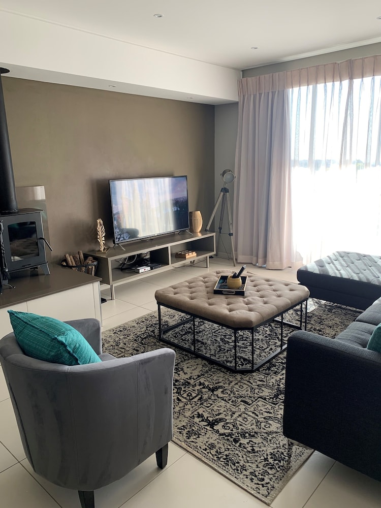 Executive Apartment, 2 Bedrooms photo 3
