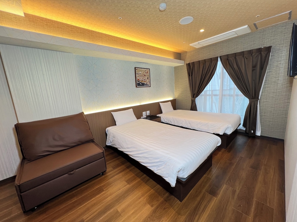 Basic Triple Room photo 3