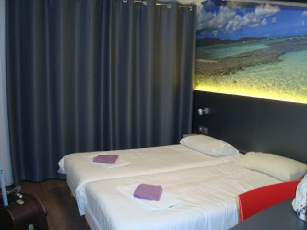 Double or Twin Room photo 3