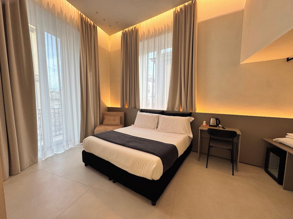 Deluxe Triple Room, City View