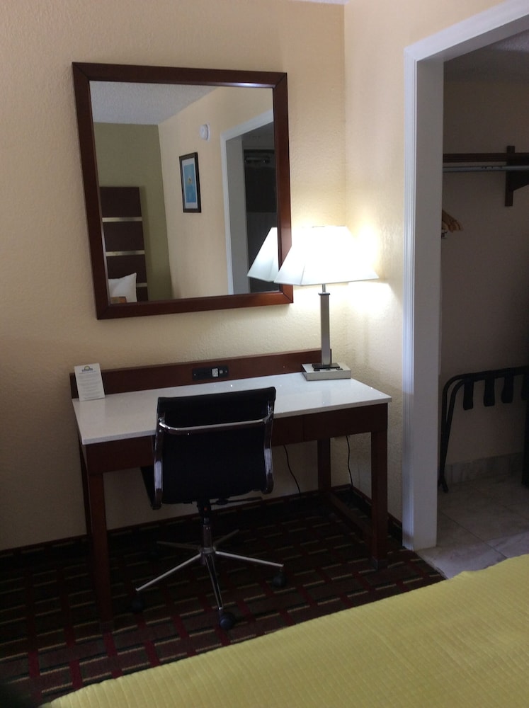 Double Room, 2 Double Beds - Photo 5