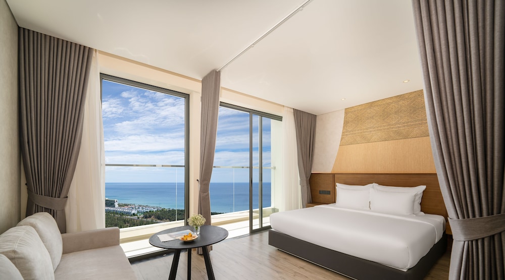 Executive Ocean Wing photo 1