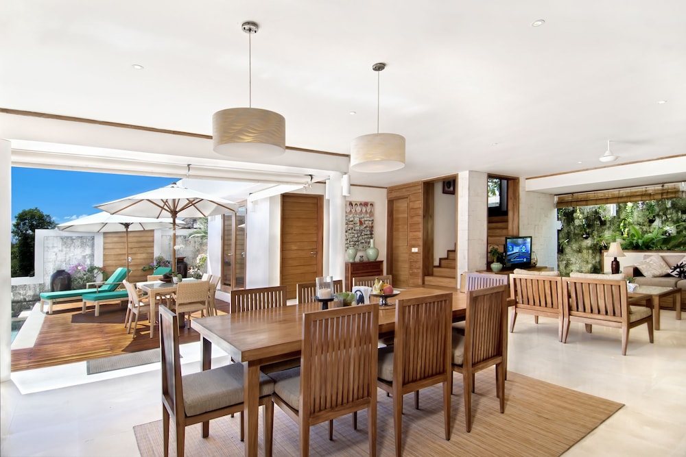 Luxury Villa, 3 Bedrooms photo 3
