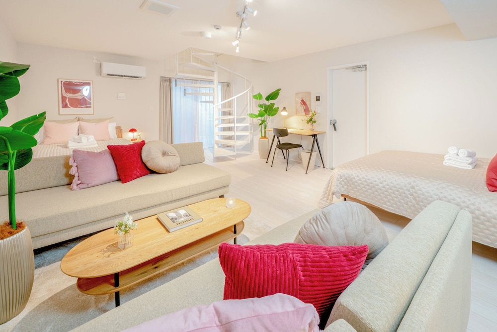 Luxury Duplex, Multiple Beds photo 1