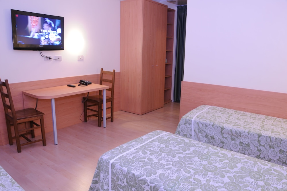 Standard Quadruple Room photo 2