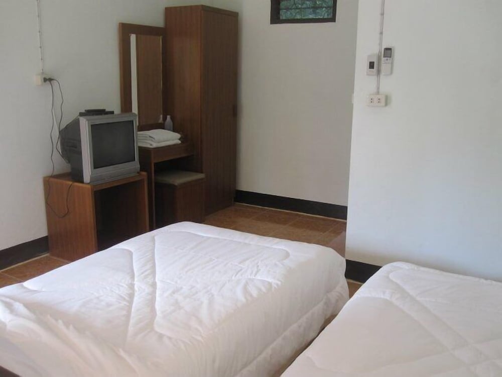 Standard Room, 2 Twin Beds photo 3