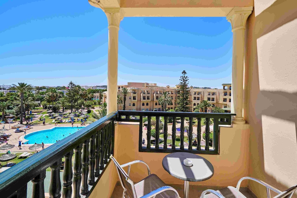 Premium Triple Vue Piscine photo 3