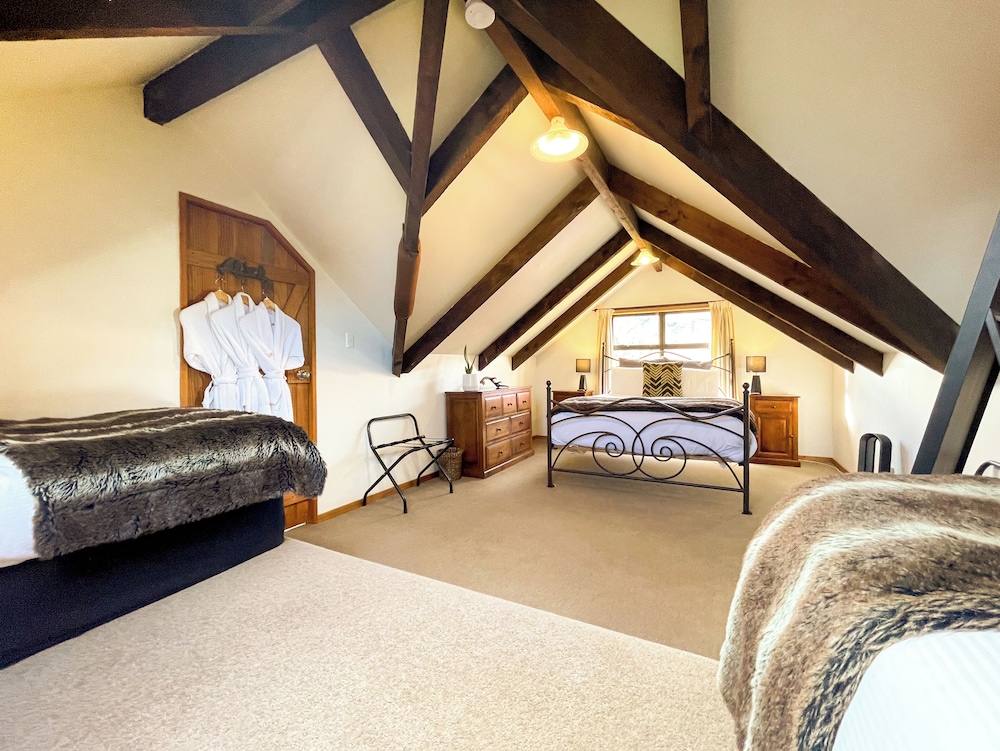 Luxury House photo 3