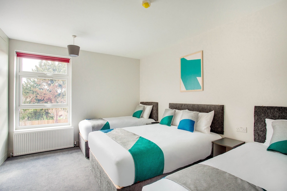 Classic Quadruple Room, Accessible, Ensuite photo 2