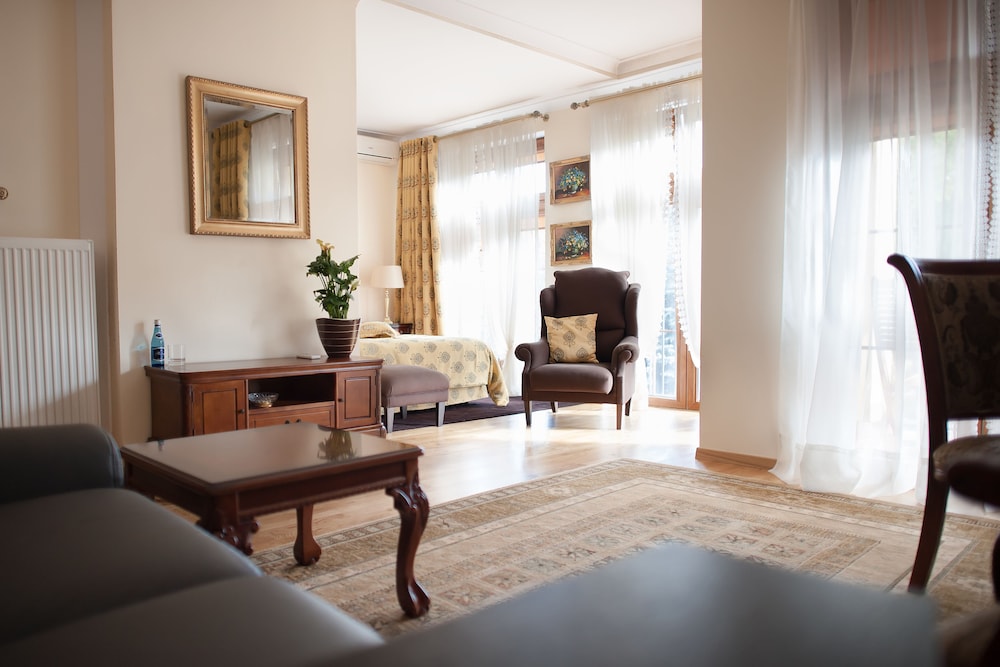 Deluxe Suite, Garden View photo 2