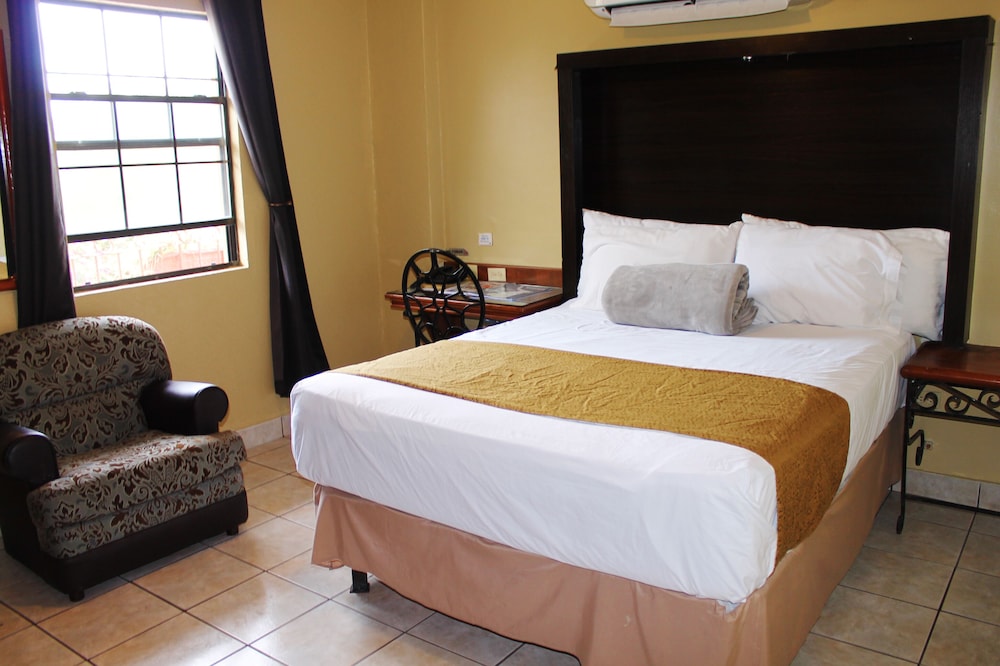 Standard Single Room, 1 Double Bed photo 2