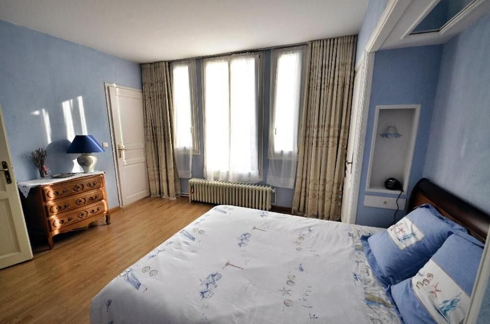 Basic Double Room, 1 Queen Bed, Non Smoking