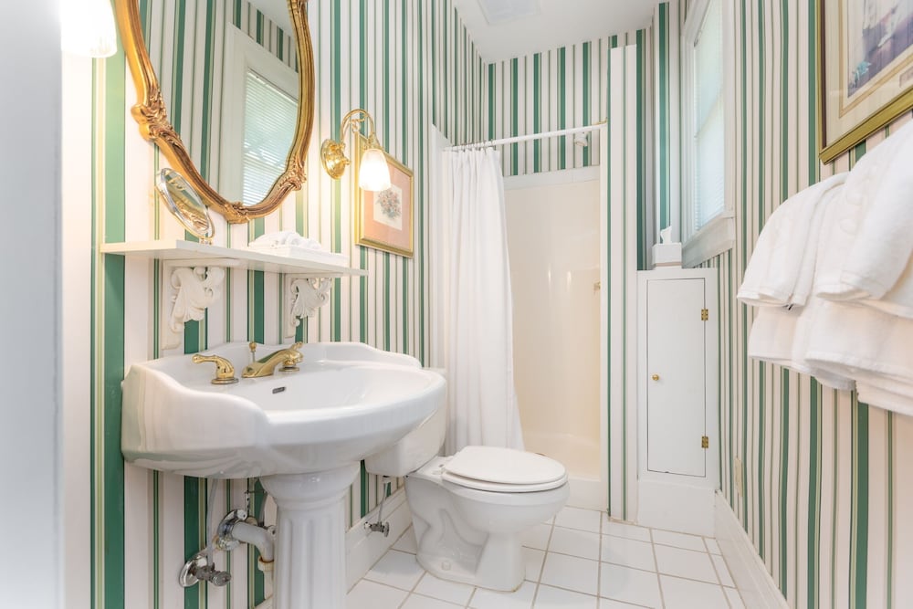 Tanglewood Room photo 2