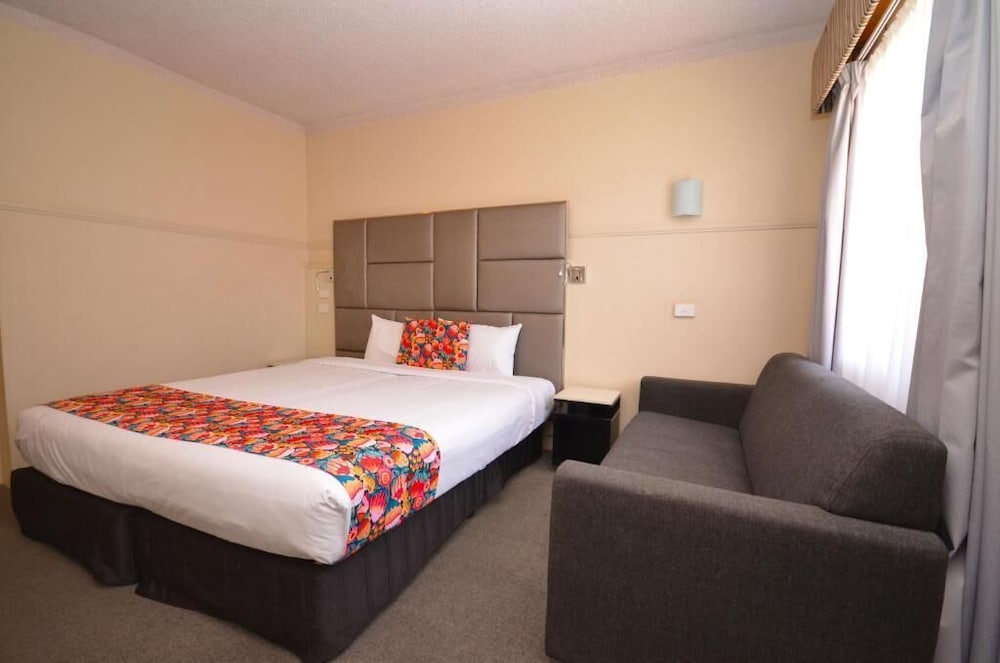 Superior Room, 1 King Bed photo 1