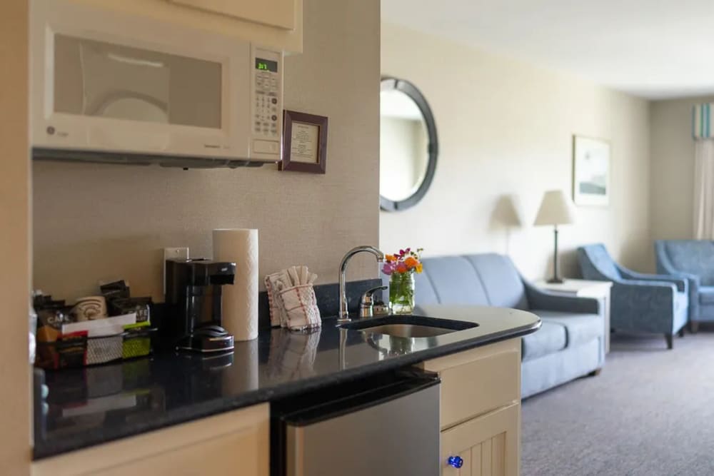 Harbor Village Suite 2 Queens - Photo 6
