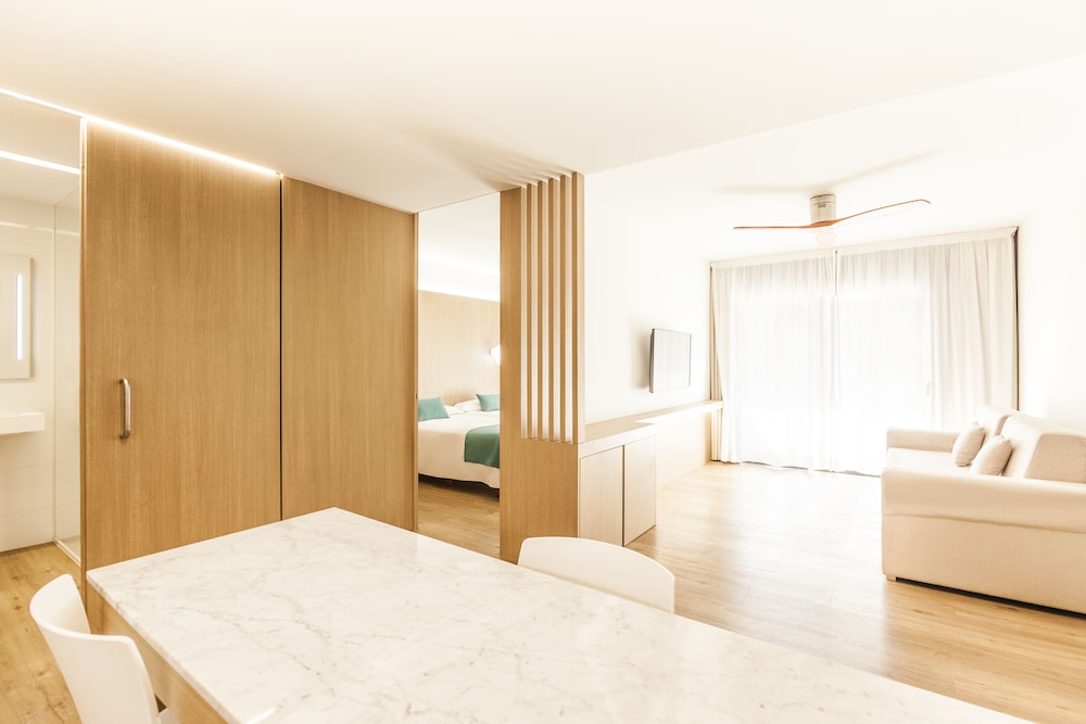Deluxe Room, 1 Bedroom (4 Adults)
