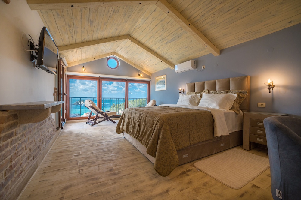 Deluxe Studio Suite photo 1