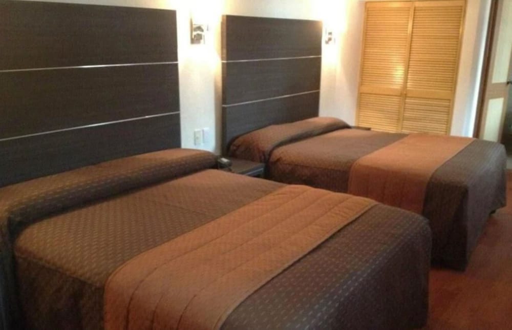 Standard Room, 2 Queen Beds