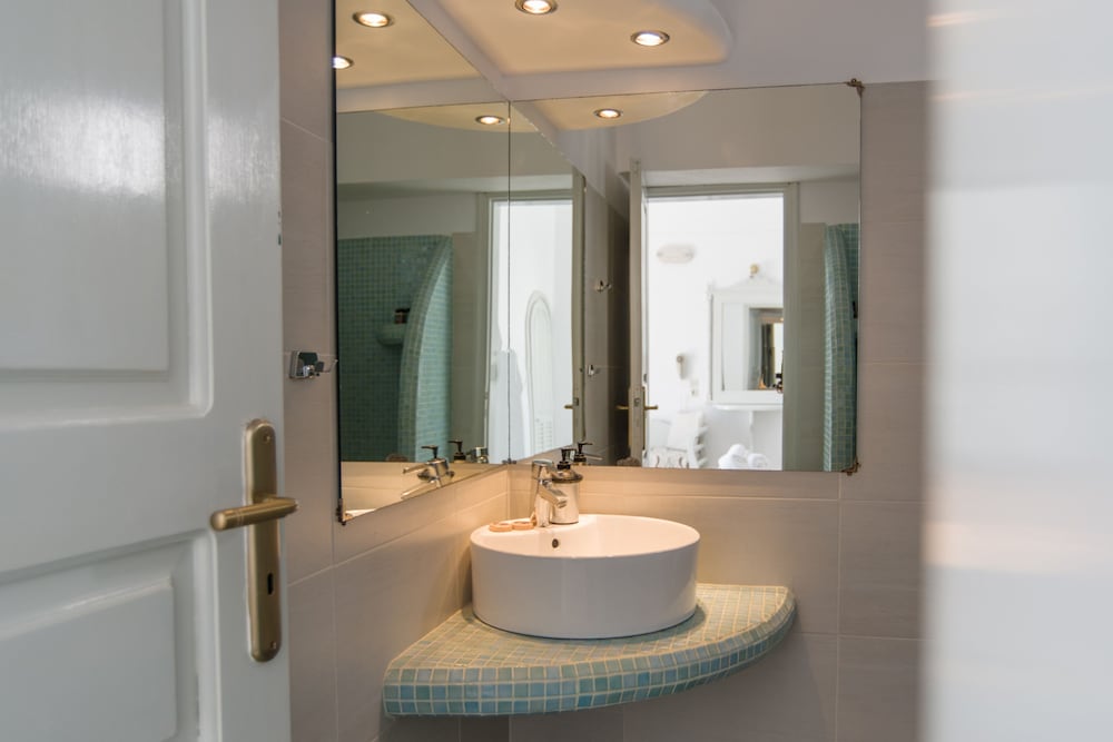Standard Room - Photo 10
