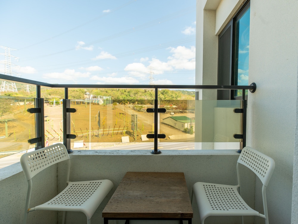 Family Room, Mountain View - Photo 9