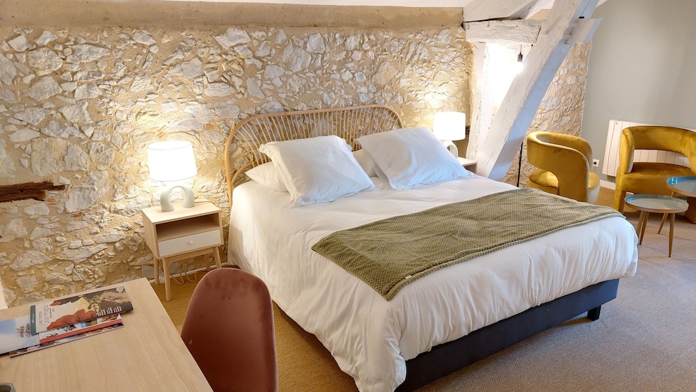 Luxury Room, 1 Queen Bed, Non Smoking, Garden View