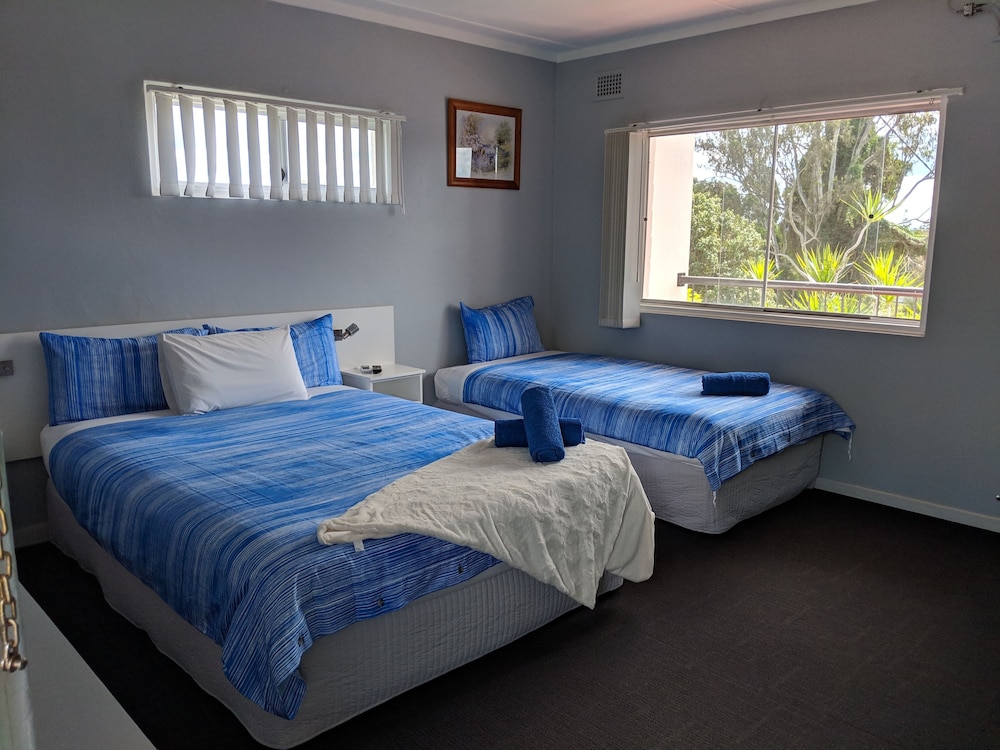Standard Twin Room, Multiple Beds, Hill View photo 1