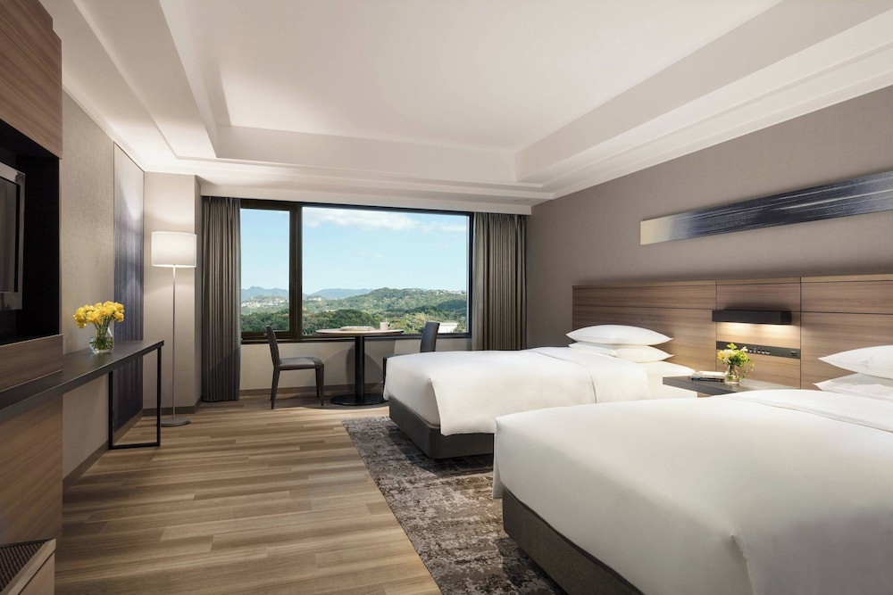Deluxe Room, Garden View