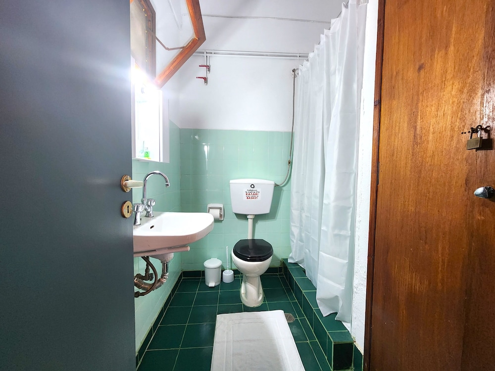 Basic Double Room, Non Smoking, Garden View photo 3