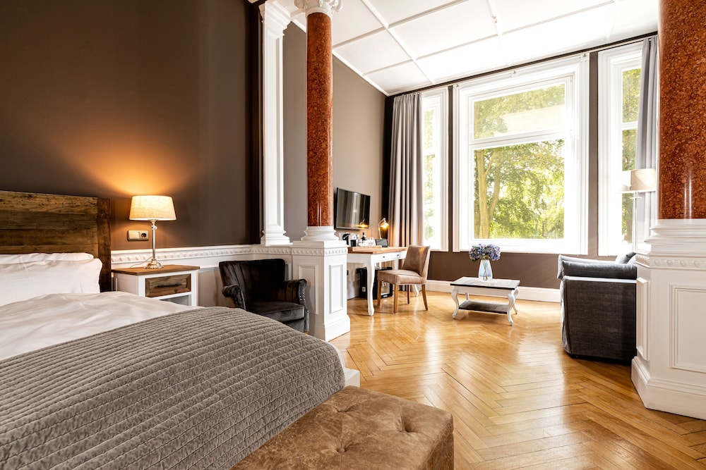 Deluxe Double Room, Alster View thumbnail 6