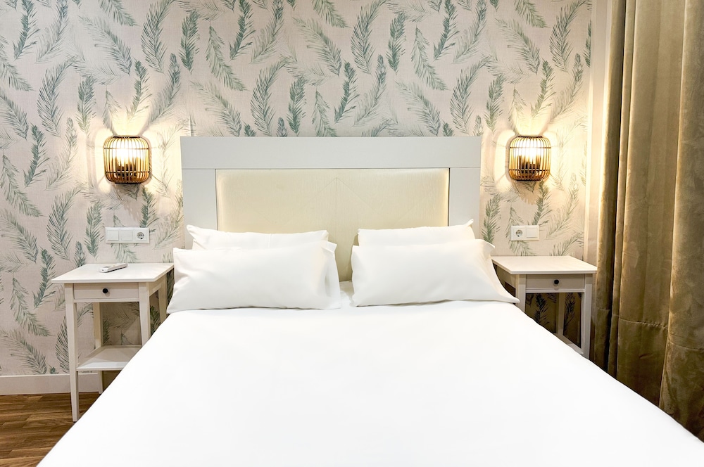 Comfort Quadruple Room, 2 Bedrooms (cama de matrimonio y dos individuales)