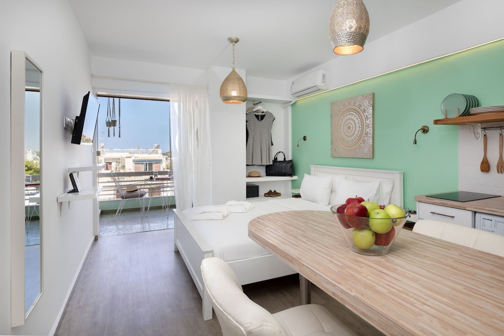 Studio, Sea View