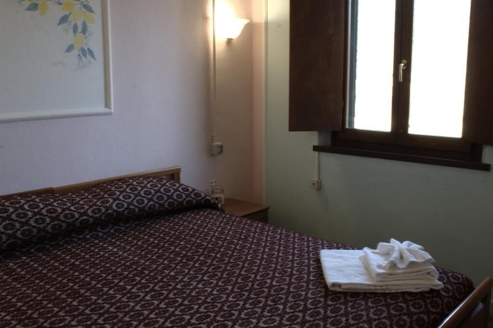 Basic Double or Twin Room