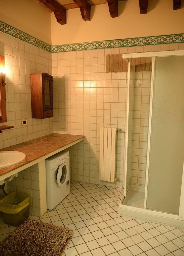 Basic Apartment - Photo 5