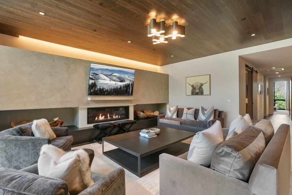 Condo, 3 Bedrooms
