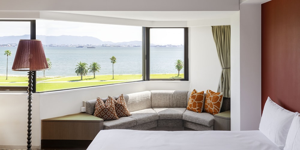 Superior Twin Room, Non Smoking (Upper Floor) - Photo 2