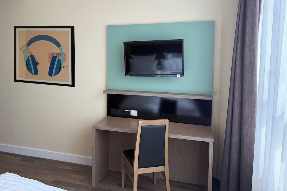 Standard Room, 1 Queen Bed photo 1