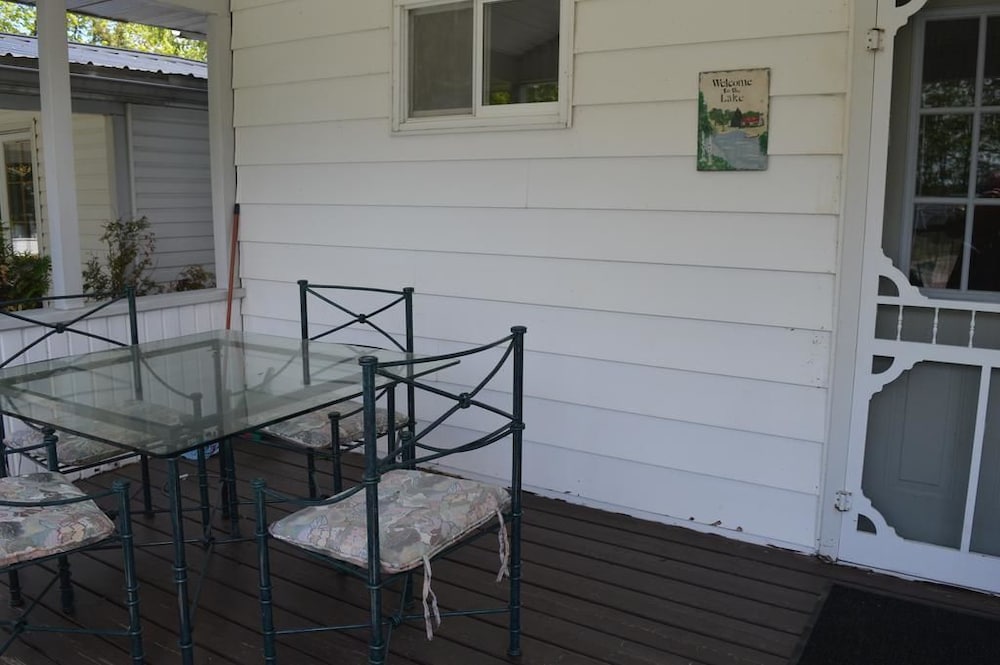 Basic Cottage, 2 Bedrooms, Kitchen (7)