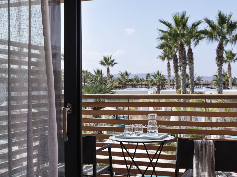 Luxury Room, Pool View
