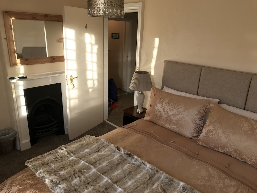 Double Room (King Bed) photo 2