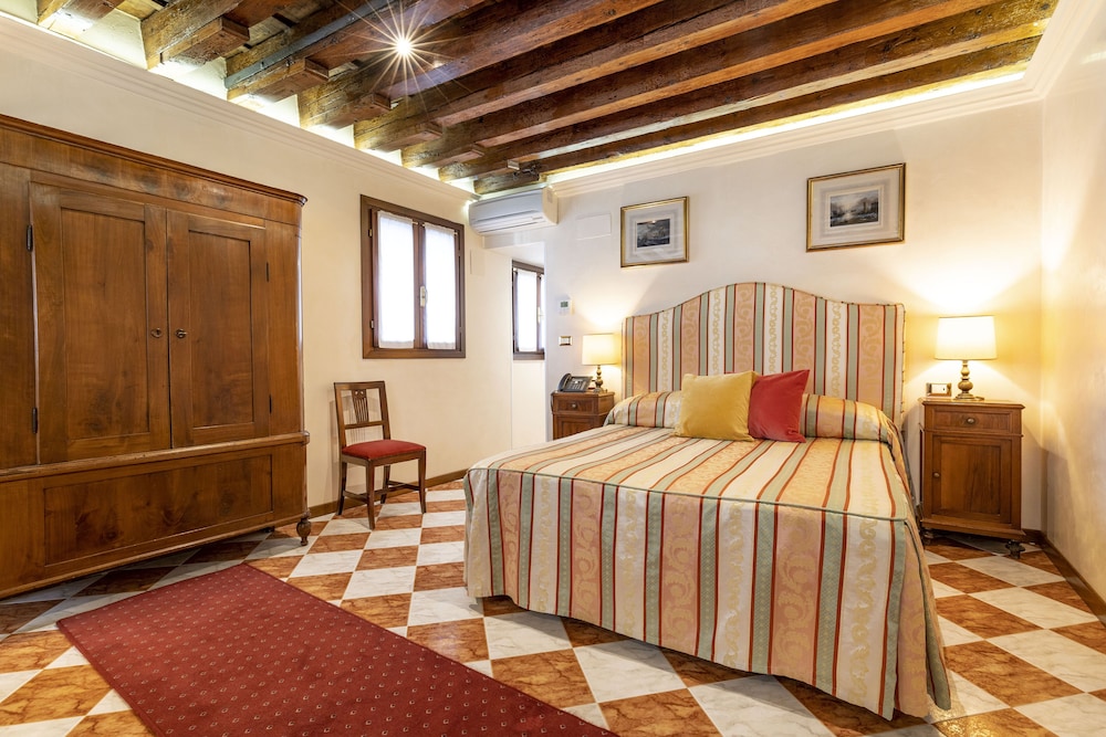 Studio Suite, 1 Bedroom, Non Smoking, City View photo 3