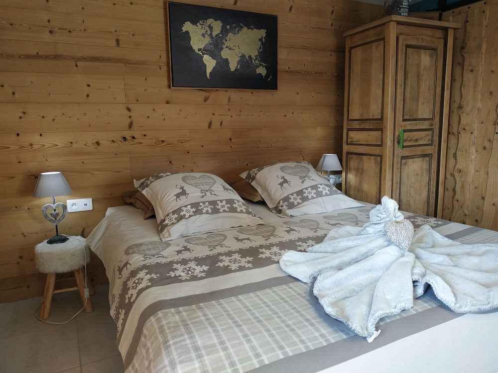 Deluxe Room - Photo 8