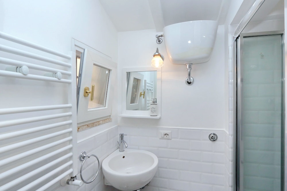 Honeymoon Double Room, Sea View - Photo 2