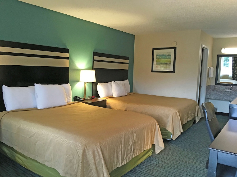 Standard Room, 2 Queen Beds, Non Smoking photo 1