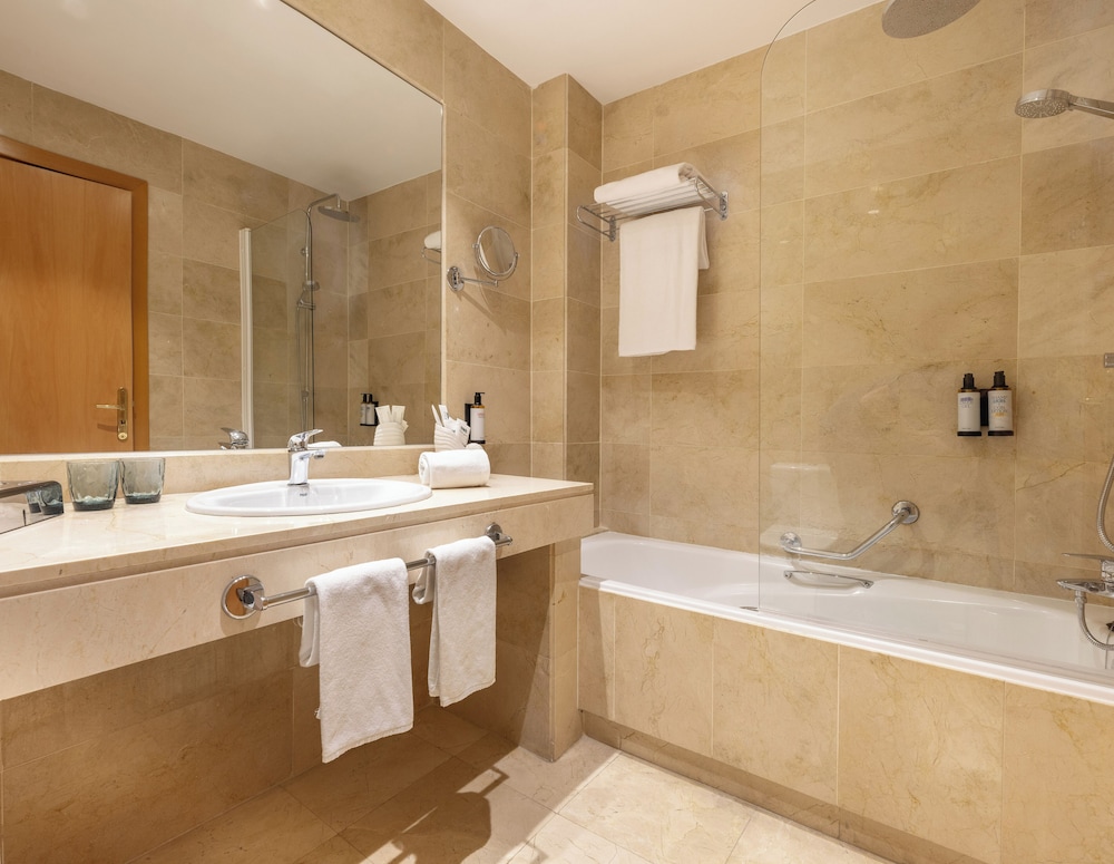 Premium Room (Connected, 3 adt + 3 chd) - Photo 5