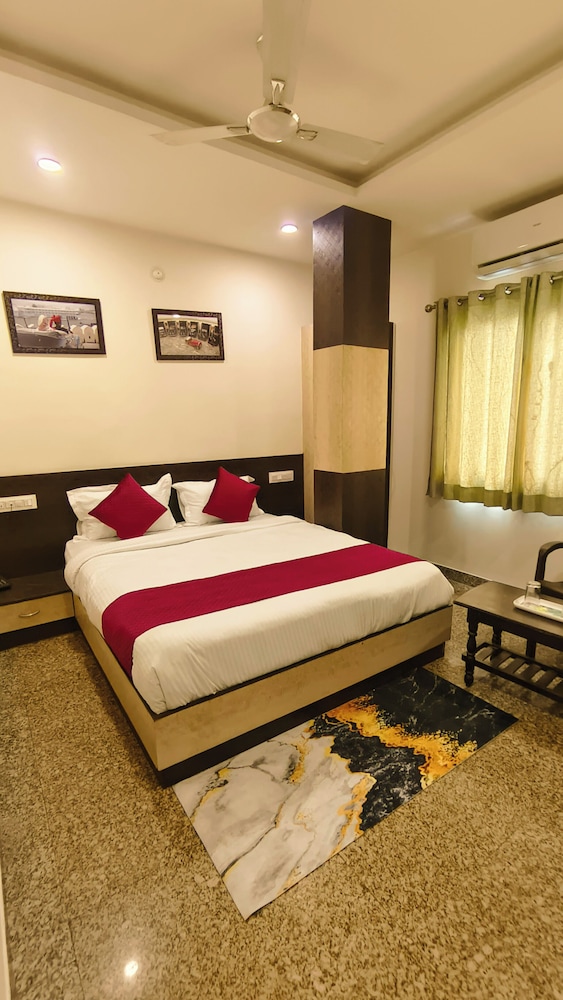 Deluxe Double Room, City View