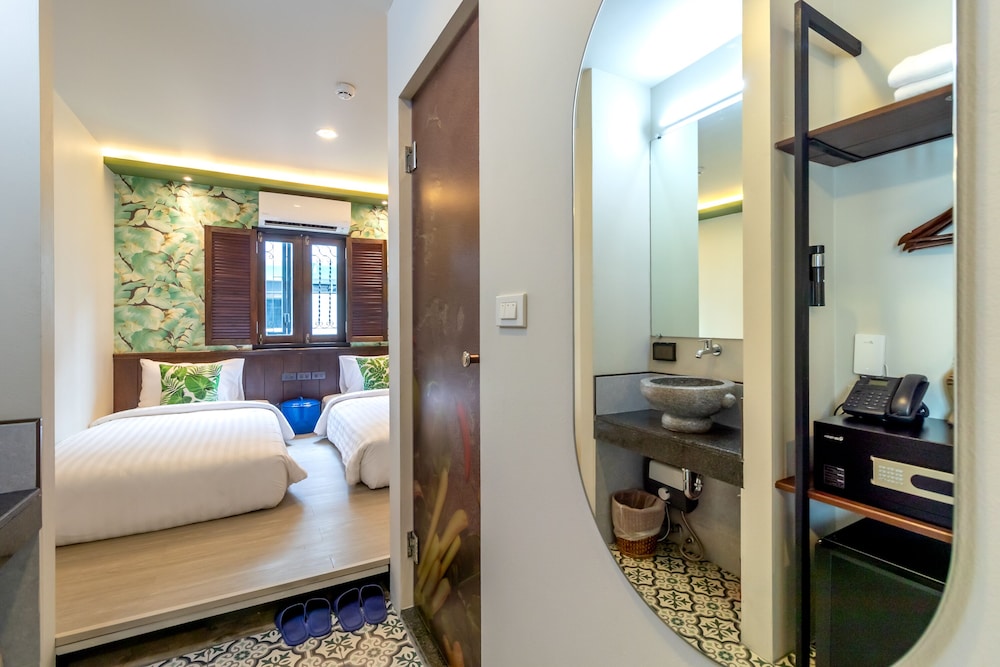 Deluxe Twin Room photo 3