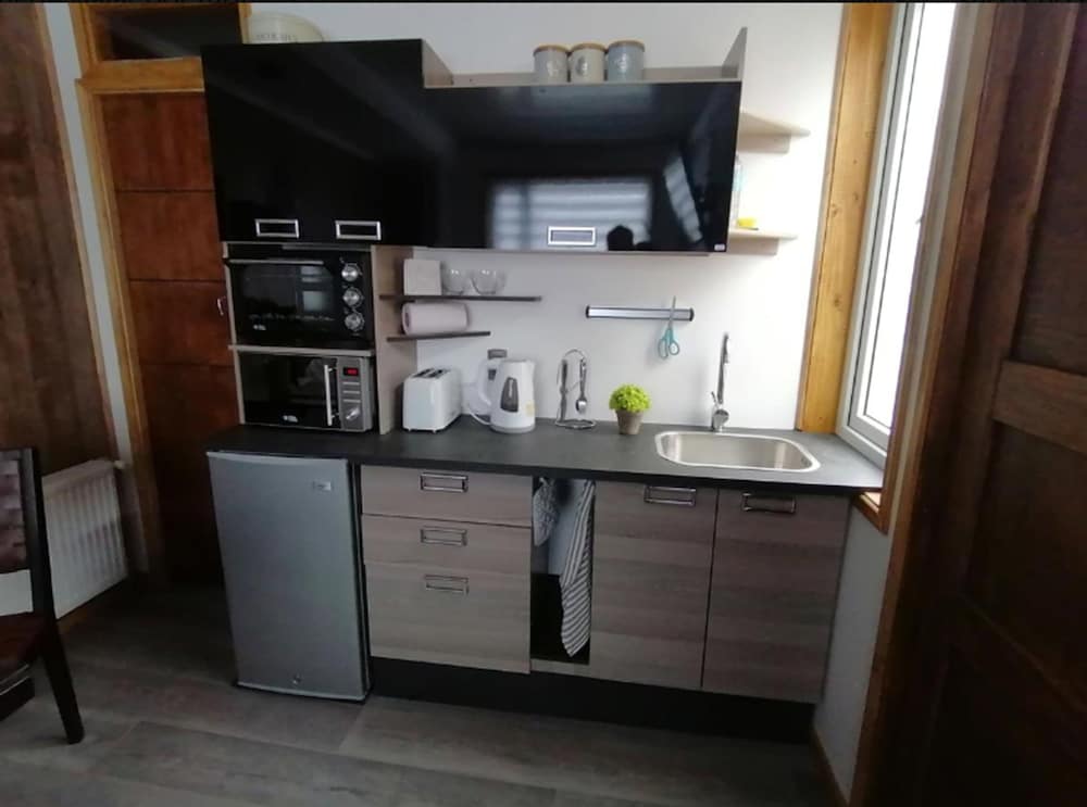 Superior Apartment, 1 King Bed, Kitchenette photo 3