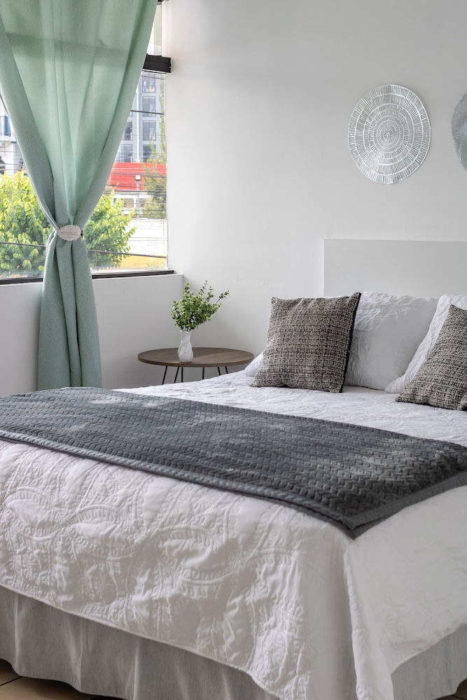 Basic Double Room photo 2